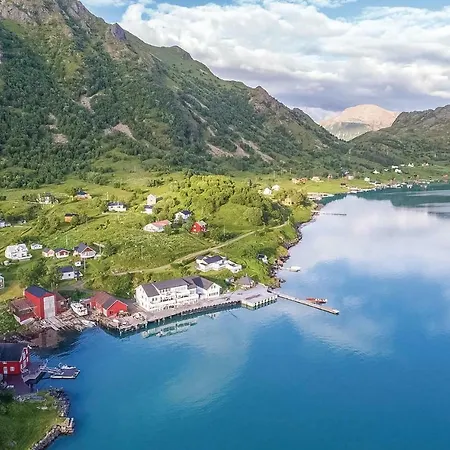 Amazing In W/ Sauna, Wifi And 3 Bedrooms Vakantiehuis Sortland